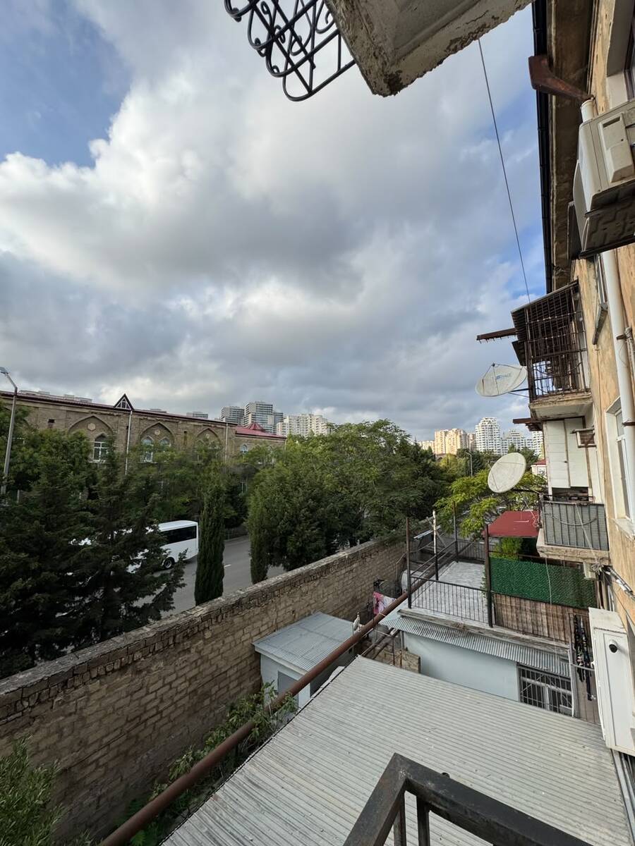 3 otaqlı Köhnə tikili, Yasamal r., Bakı