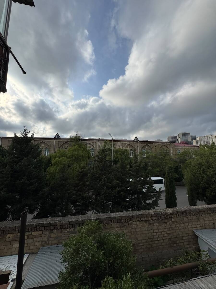 3 otaqlı Köhnə tikili, Yasamal r., Bakı