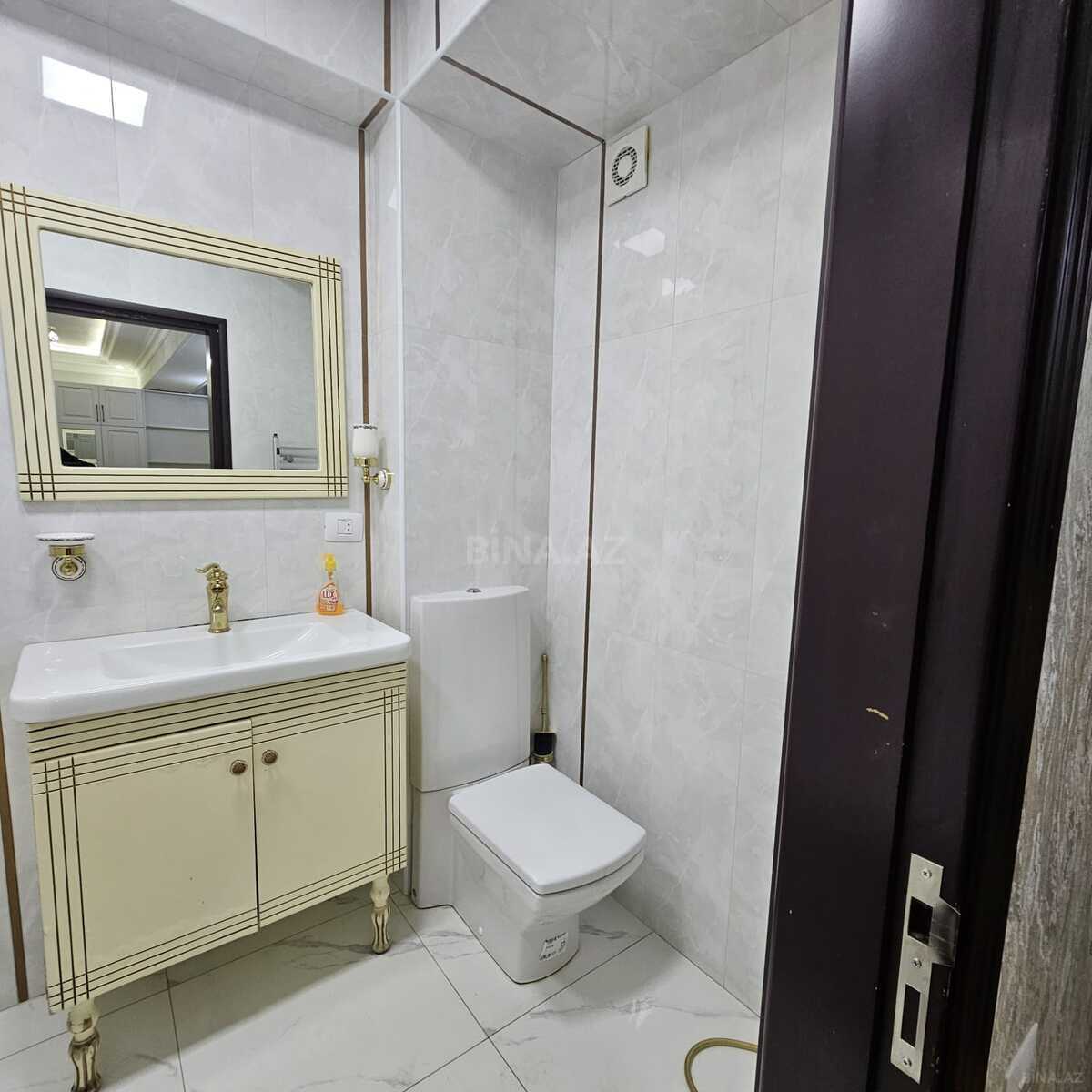 3 otaqlı Yeni tikili, Şah İsmayıl Xətai m., Bakı