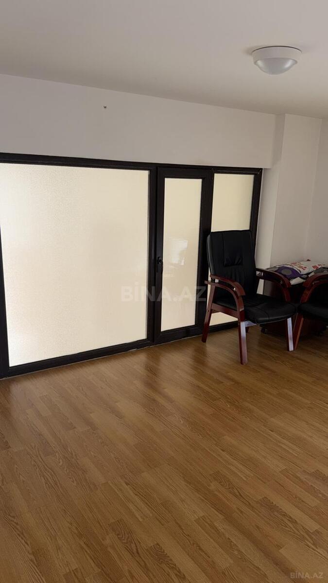 Obyekt 8 Noyabr m., Bakı