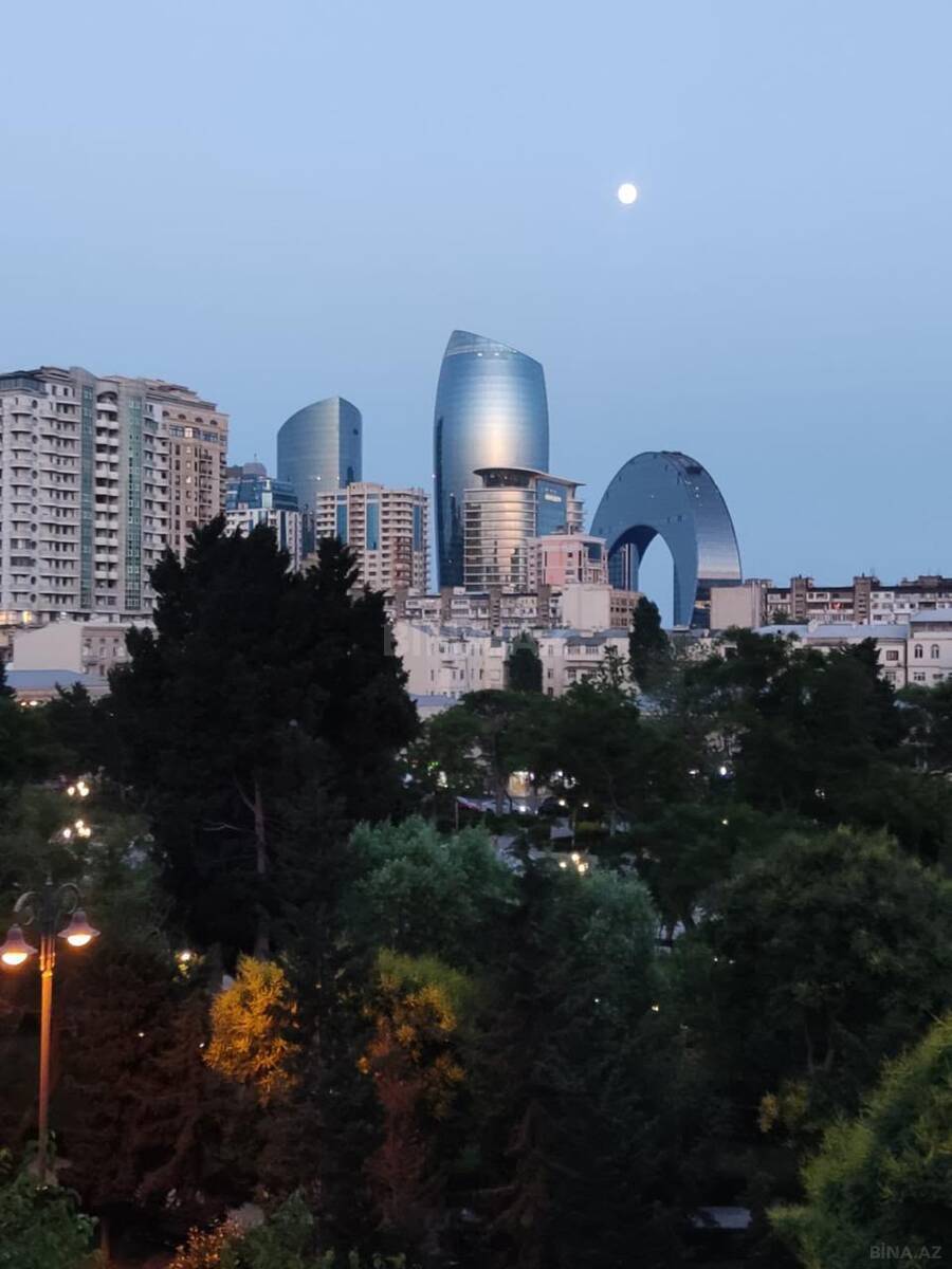2 otaqlı Köhnə tikili, 28 May m., Bakı
