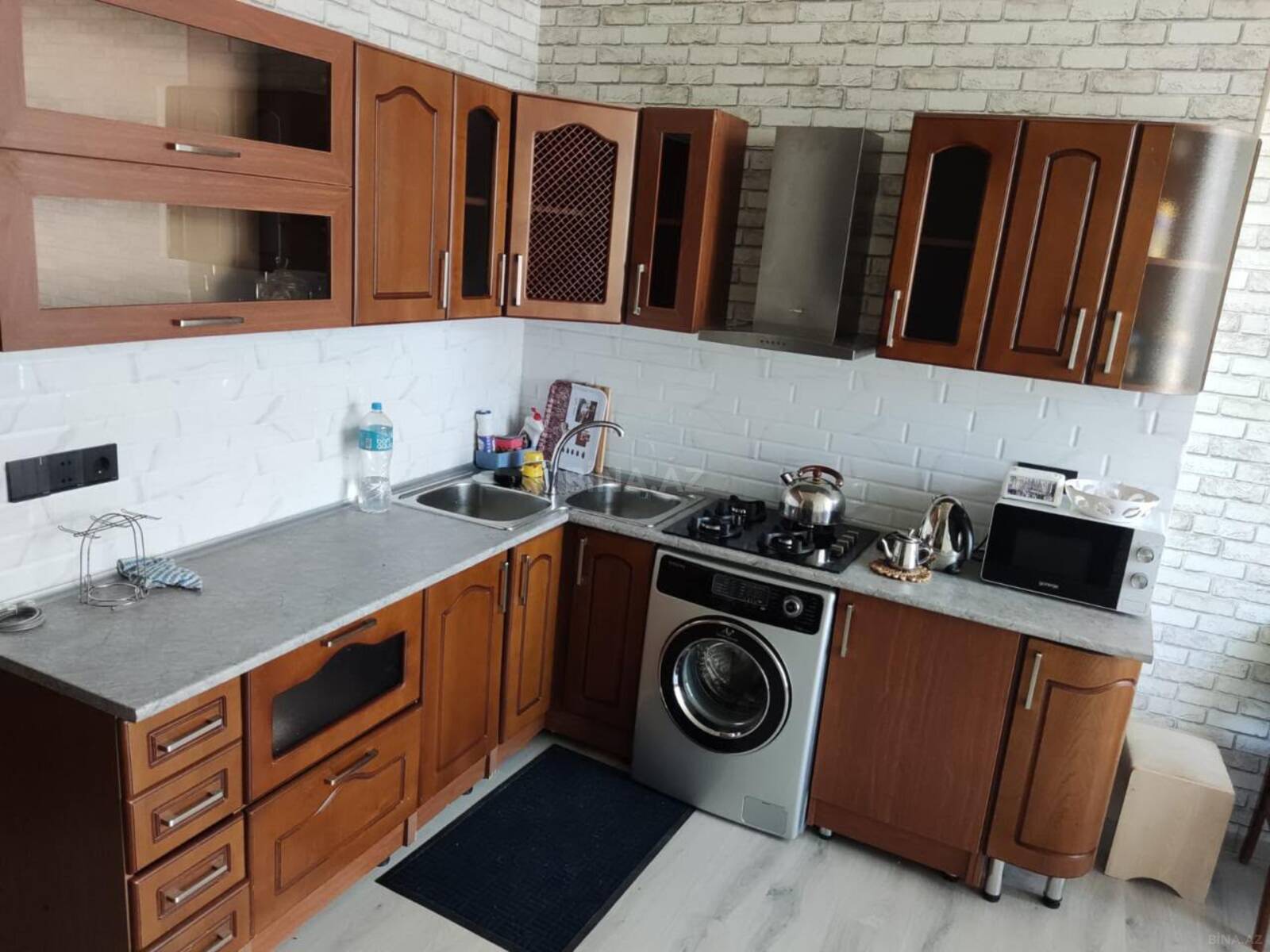 2 otaqlı Köhnə tikili, 28 May m., Bakı