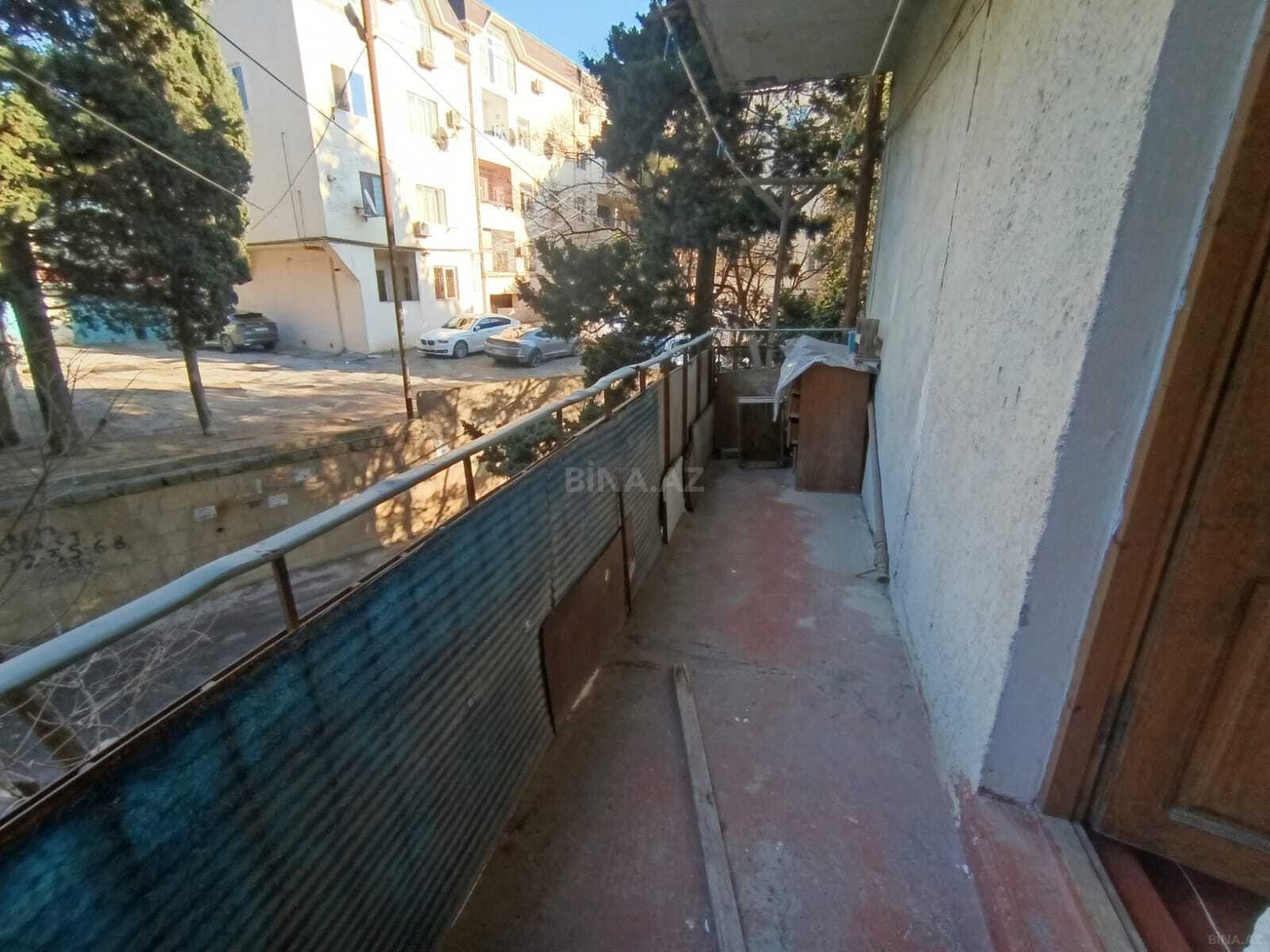 3 otaqlı Köhnə tikili, Neftçilər m., Bakı