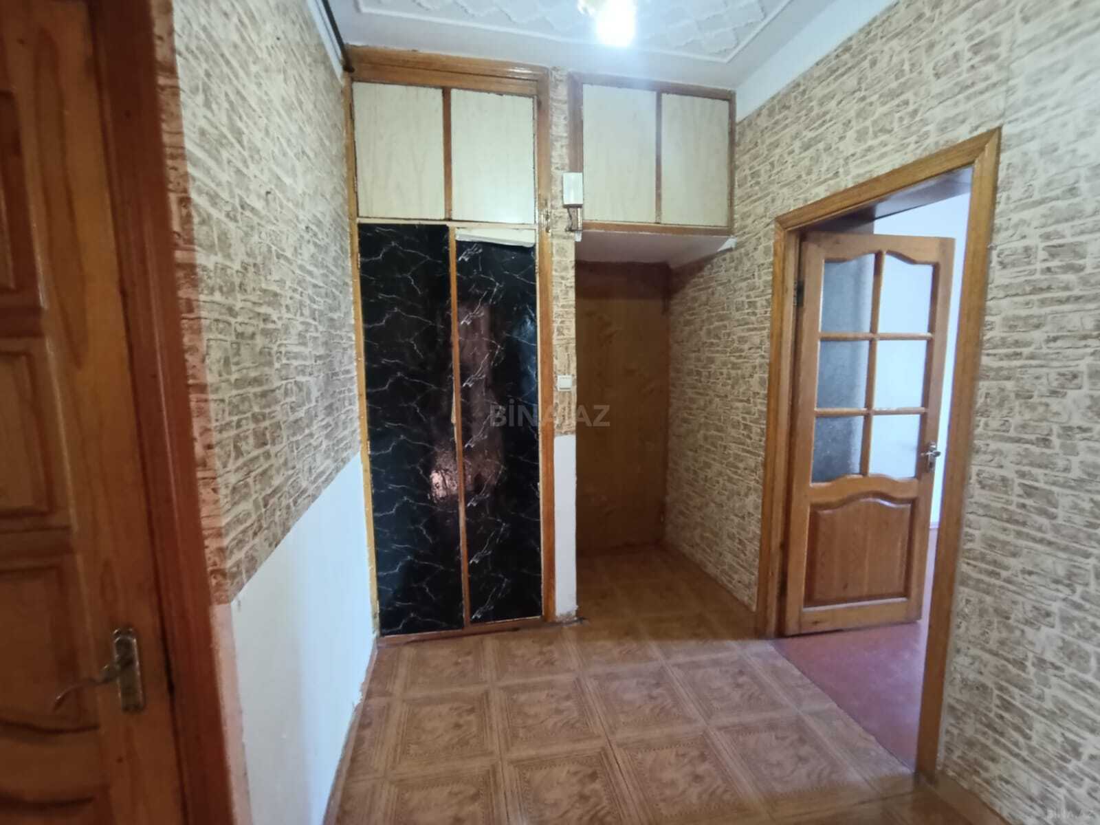 3 otaqlı Köhnə tikili, Neftçilər m., Bakı