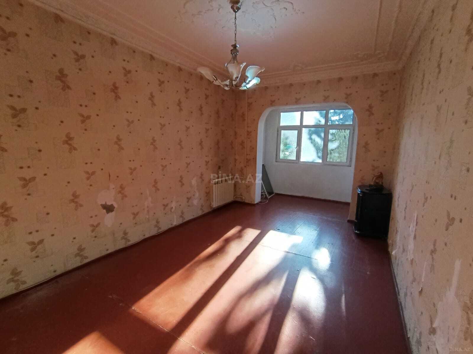3 otaqlı Köhnə tikili, Neftçilər m., Bakı
