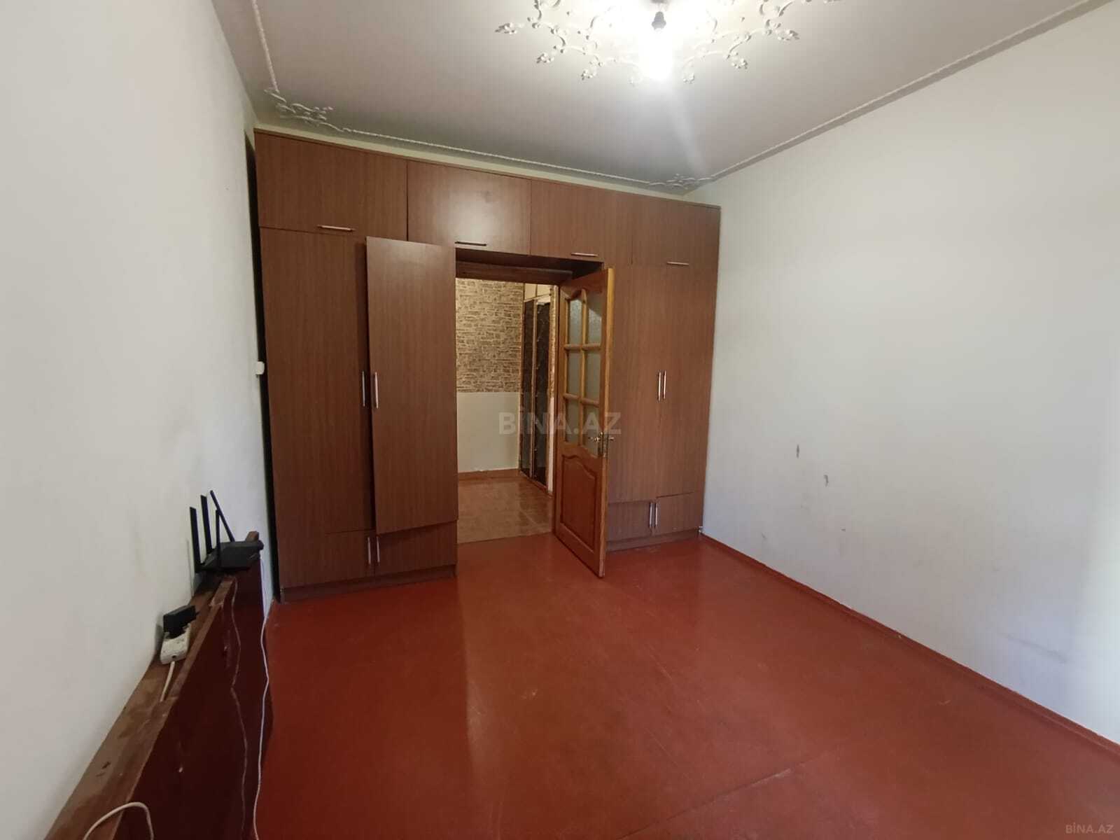 3 otaqlı Köhnə tikili, Neftçilər m., Bakı