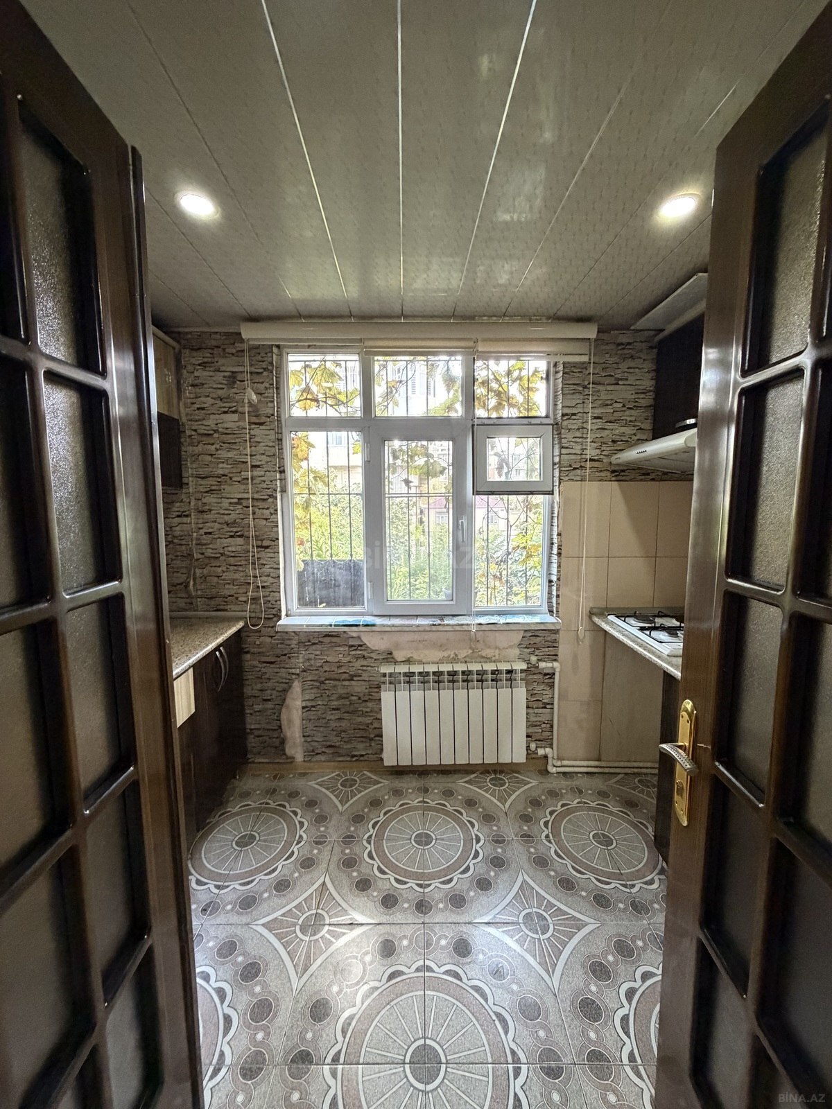 2 otaqlı Köhnə tikili, Neftçilər m., Bakı