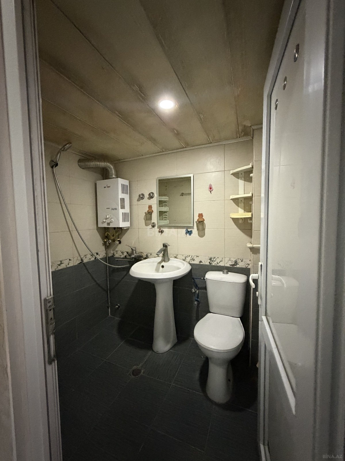 2 otaqlı Köhnə tikili, Neftçilər m., Bakı