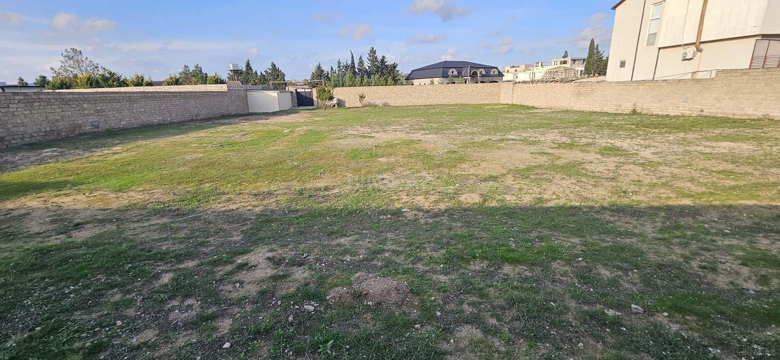 Torpaq satılır, Şüvəlan, Bakı