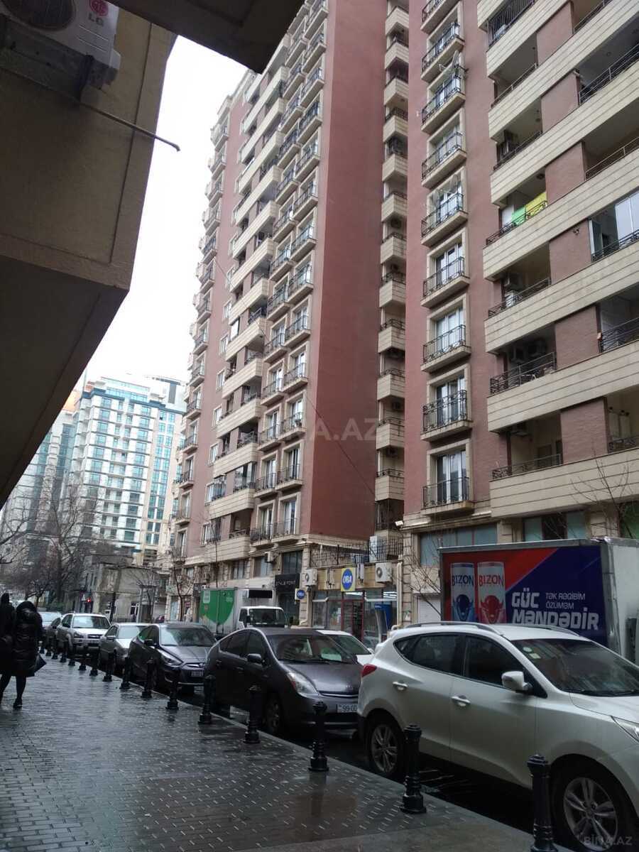 3 otaqlı Köhnə tikili, 28 May m., Bakı