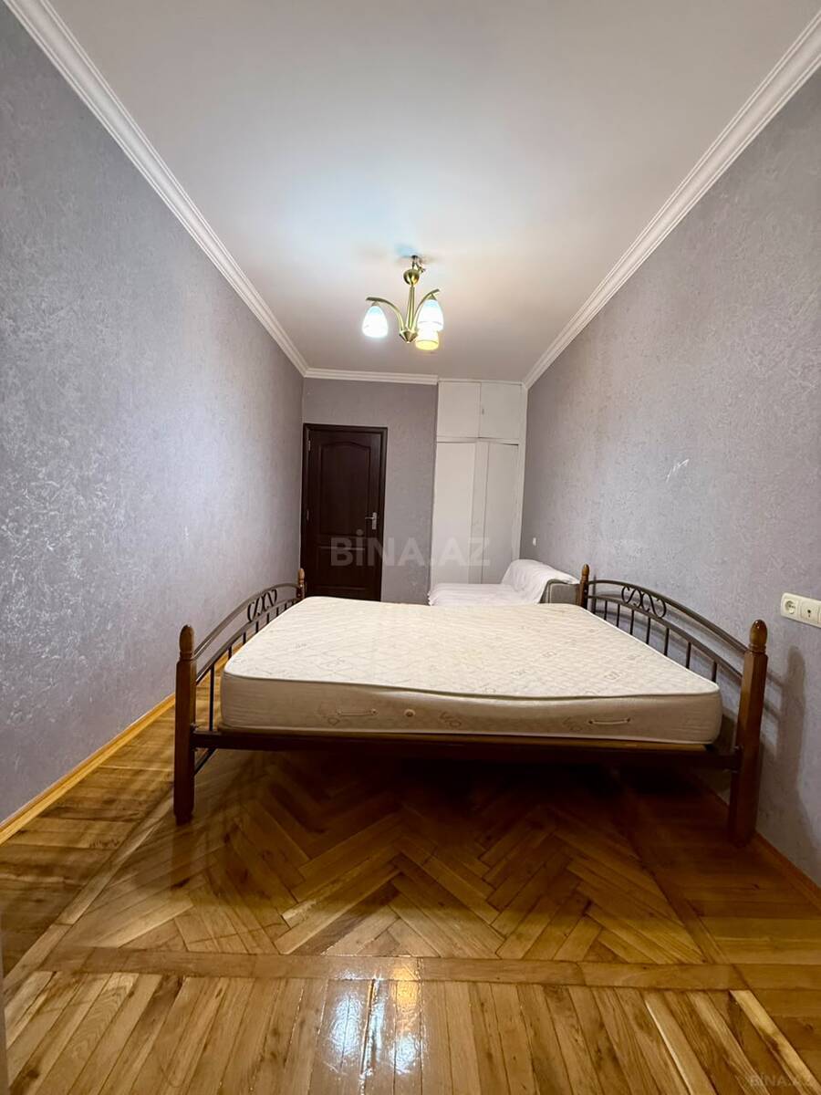 3 otaqlı Köhnə tikili, 28 May m., Bakı