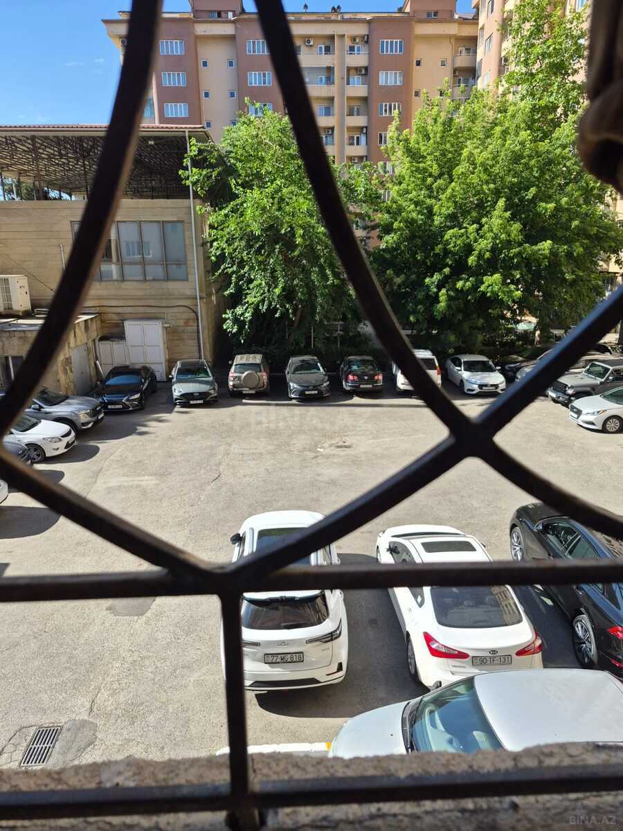 3 otaqlı Yeni tikili, Elmlər Akademiyası m., Bakı