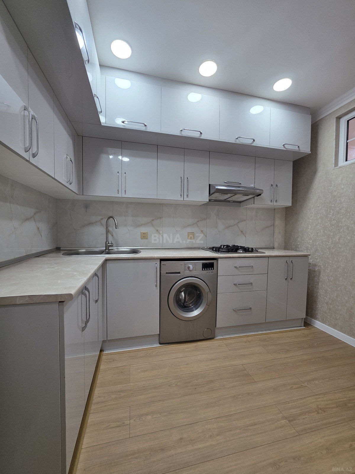 2 otaqlı Yeni tikili, Bakıxanov q., Bakı