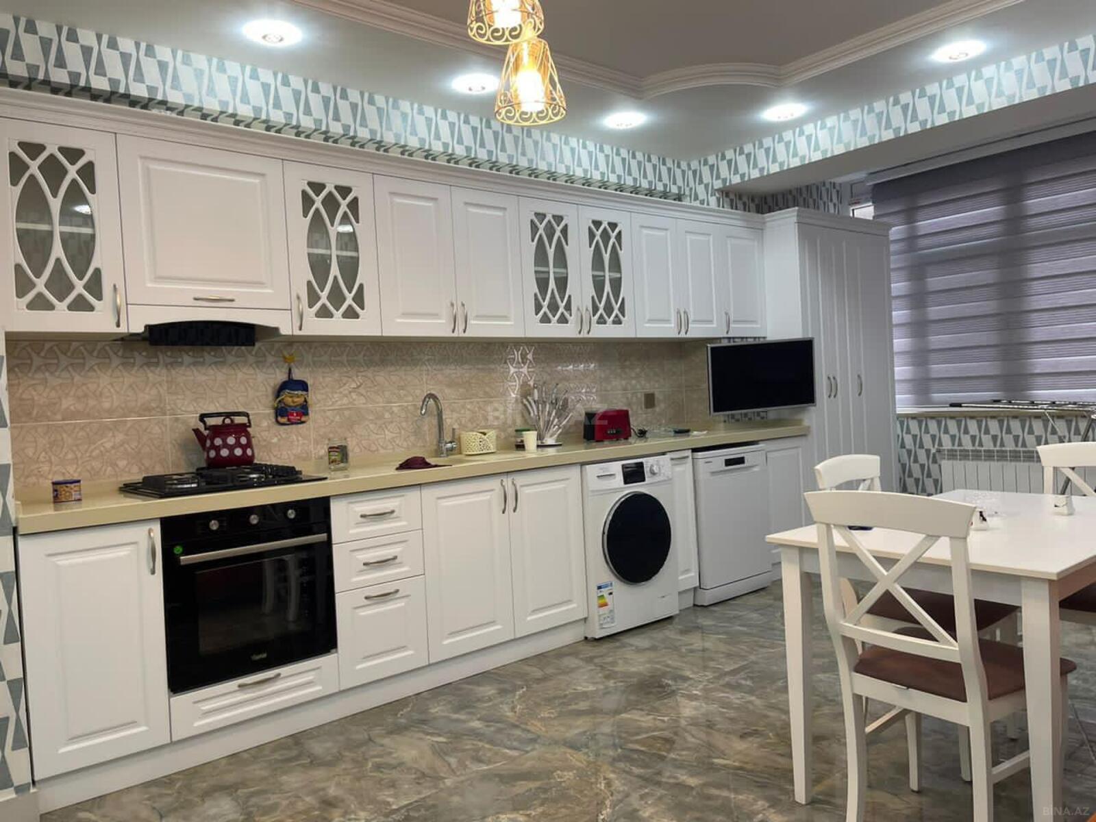 3 otaqlı Yeni tikili, İnşaatçılar m., Bakı
