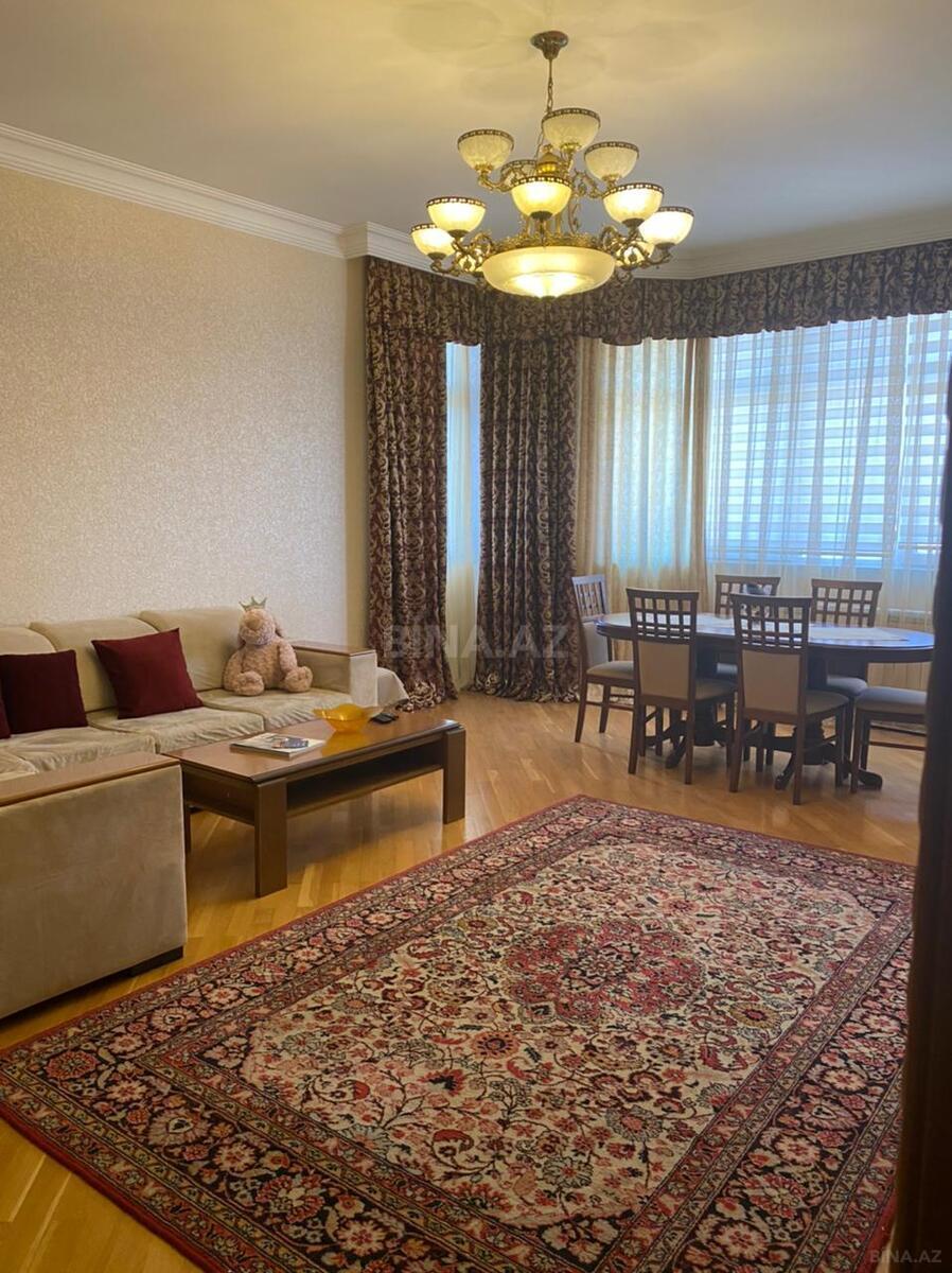 4 otaqlı Yeni tikili, Nizami m., Bakı