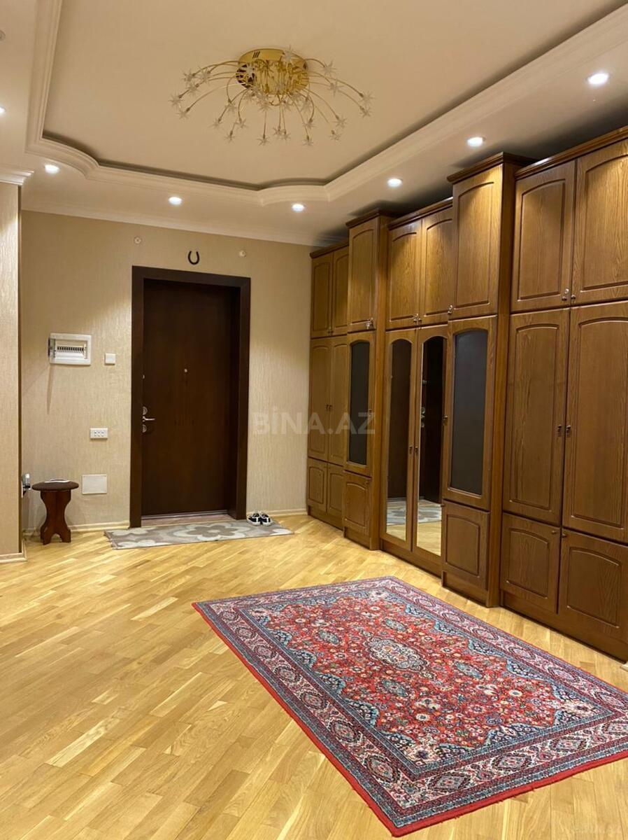 4 otaqlı Yeni tikili, Nizami m., Bakı