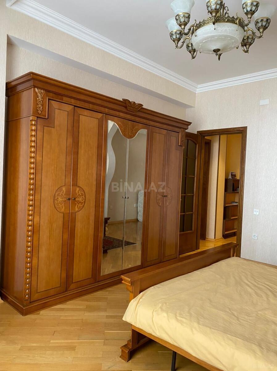 4 otaqlı Yeni tikili, Nizami m., Bakı
