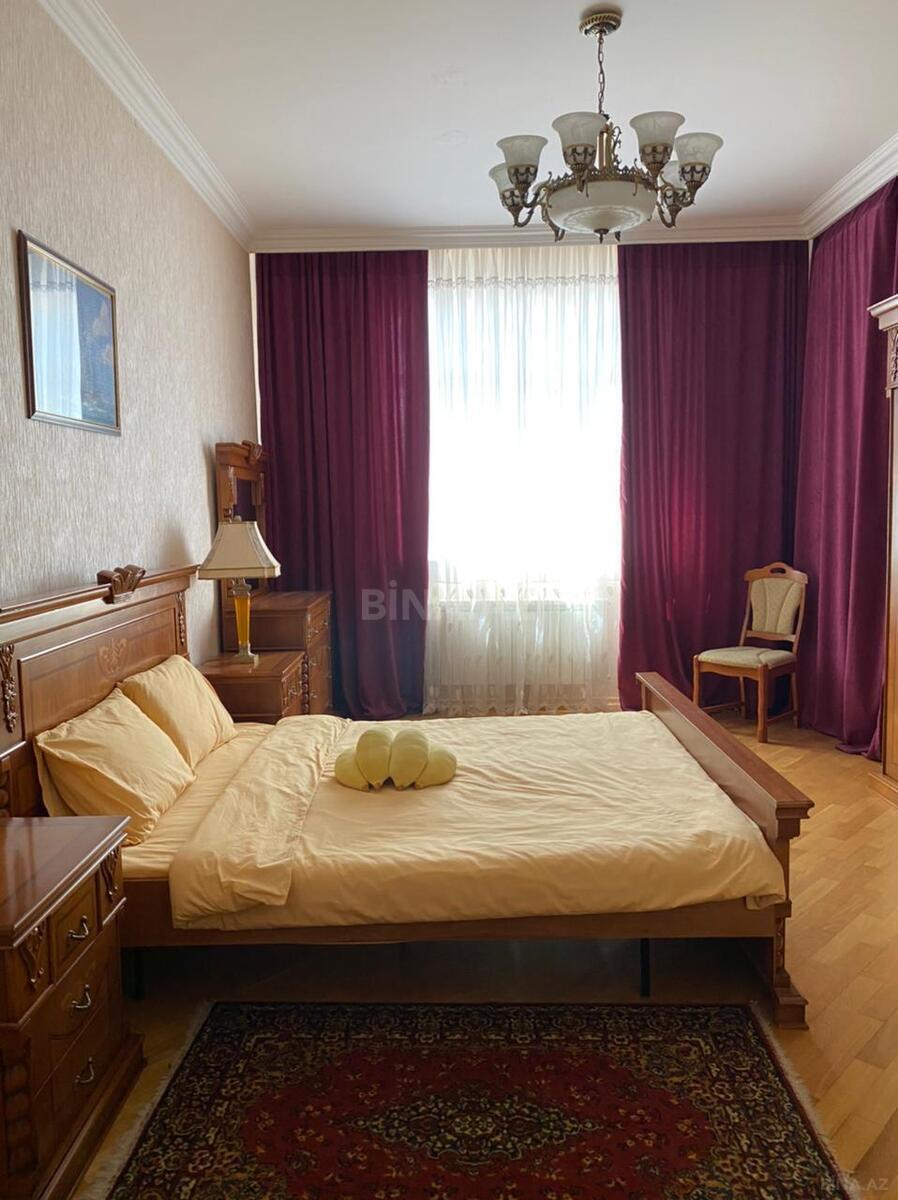 4 otaqlı Yeni tikili, Nizami m., Bakı