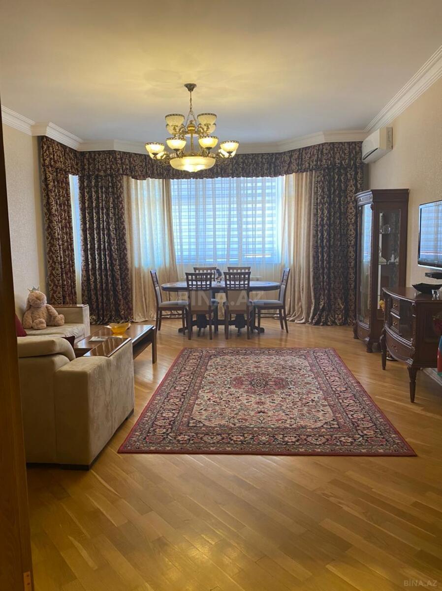 4 otaqlı Yeni tikili, Nizami m., Bakı
