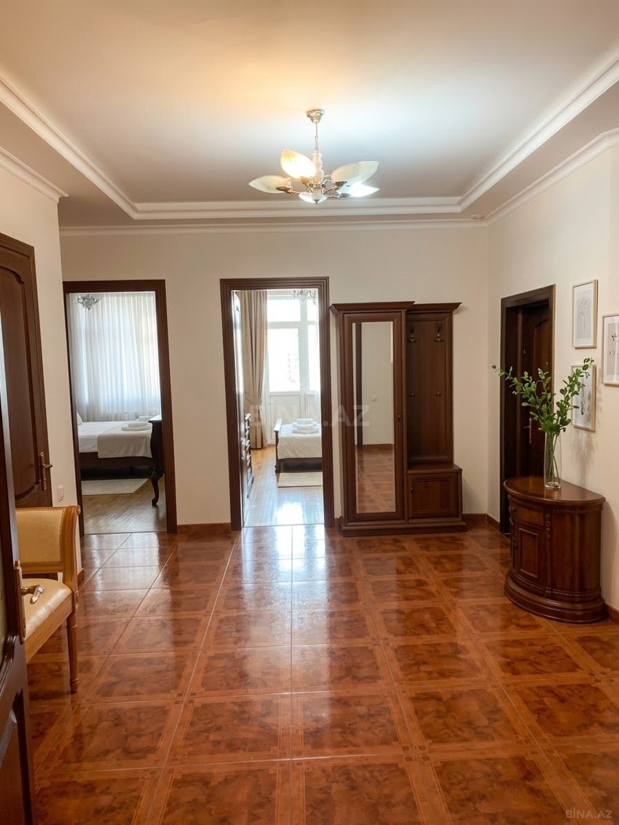 3 otaqlı Yeni tikili, Nizami m., Bakı