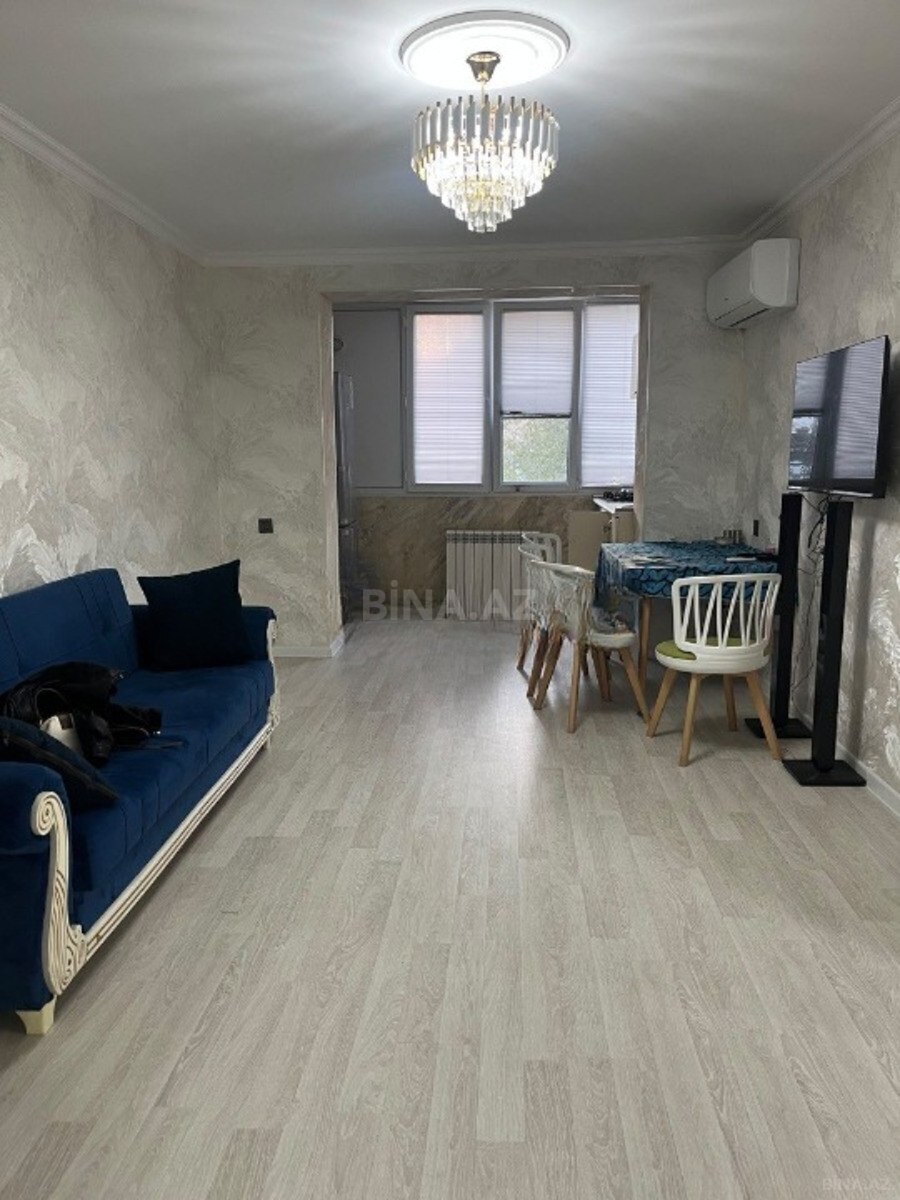 3 otaqlı Köhnə tikili, Elmlər Akademiyası m., Bakı