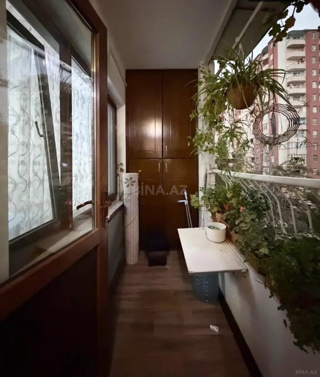 3 otaqlı Köhnə tikili, Xalqlar Dostluğu m., Bakı