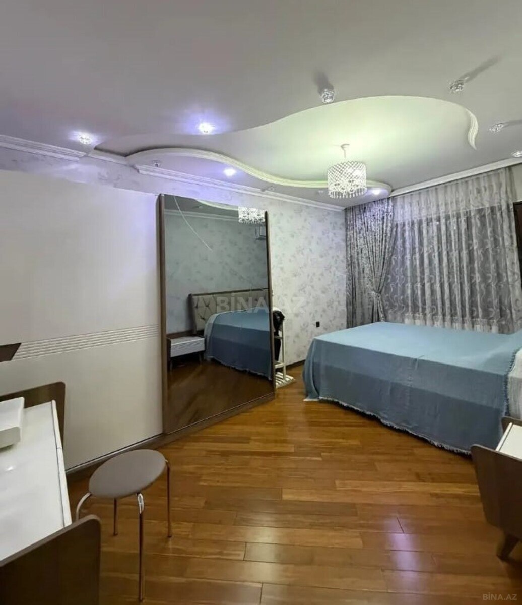 3 otaqlı Köhnə tikili, Xalqlar Dostluğu m., Bakı