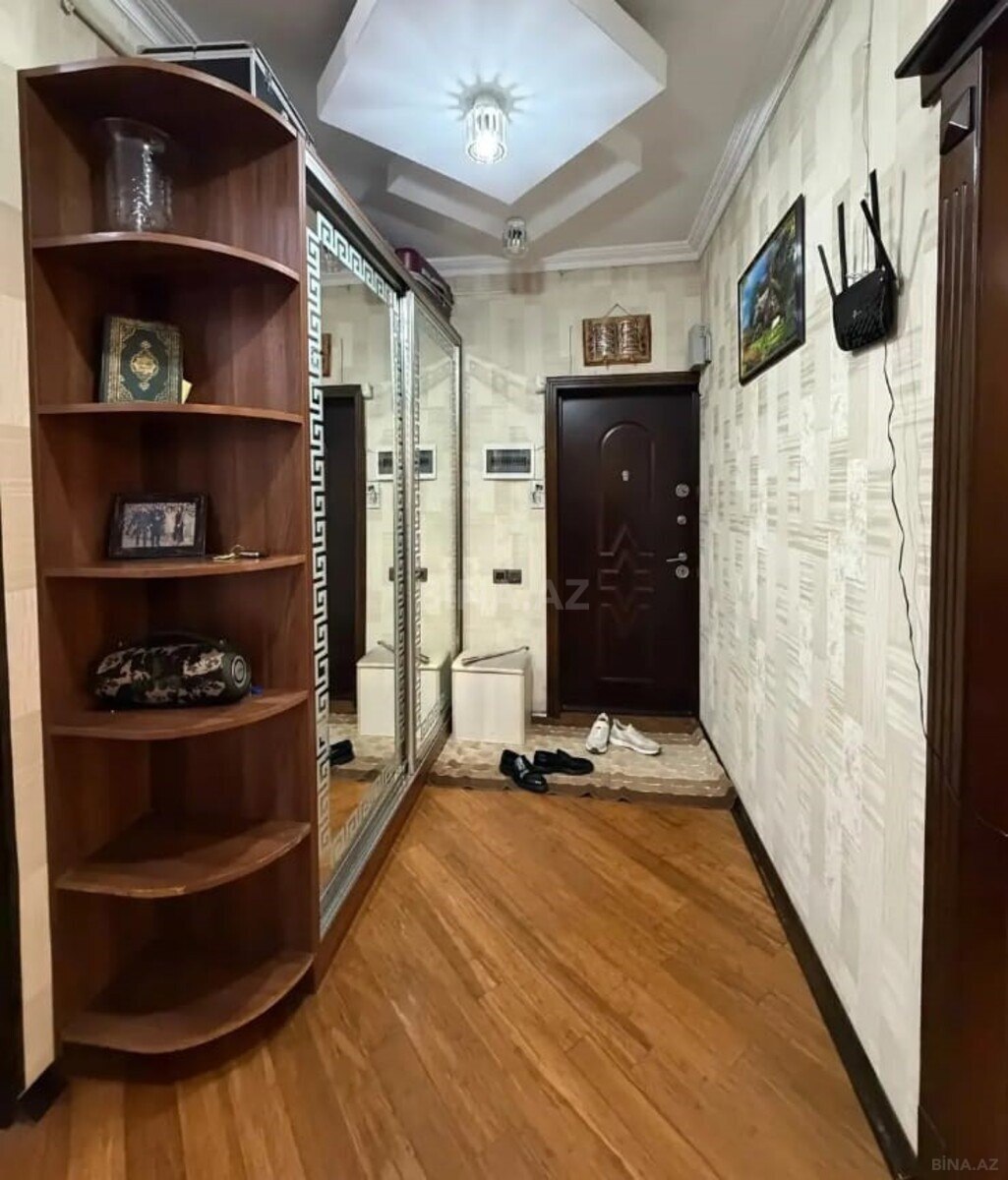 3 otaqlı Köhnə tikili, Xalqlar Dostluğu m., Bakı