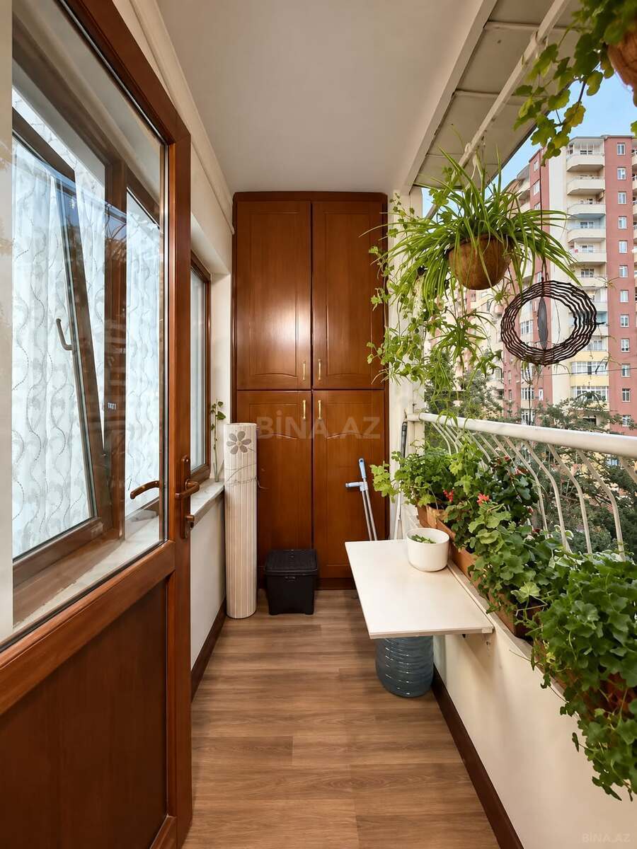 3 otaqlı Köhnə tikili, Xalqlar Dostluğu m., Bakı
