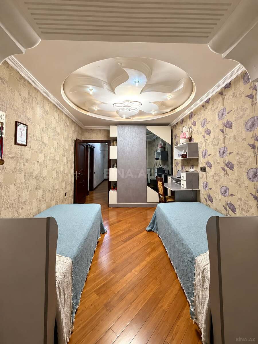 3 otaqlı Köhnə tikili, Xalqlar Dostluğu m., Bakı