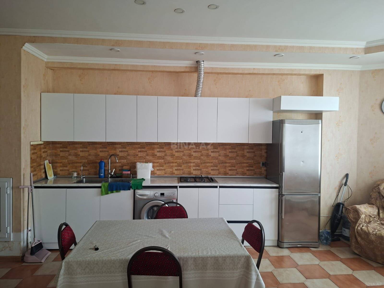 3 otaqlı Yeni tikili, 28 May m., Bakı