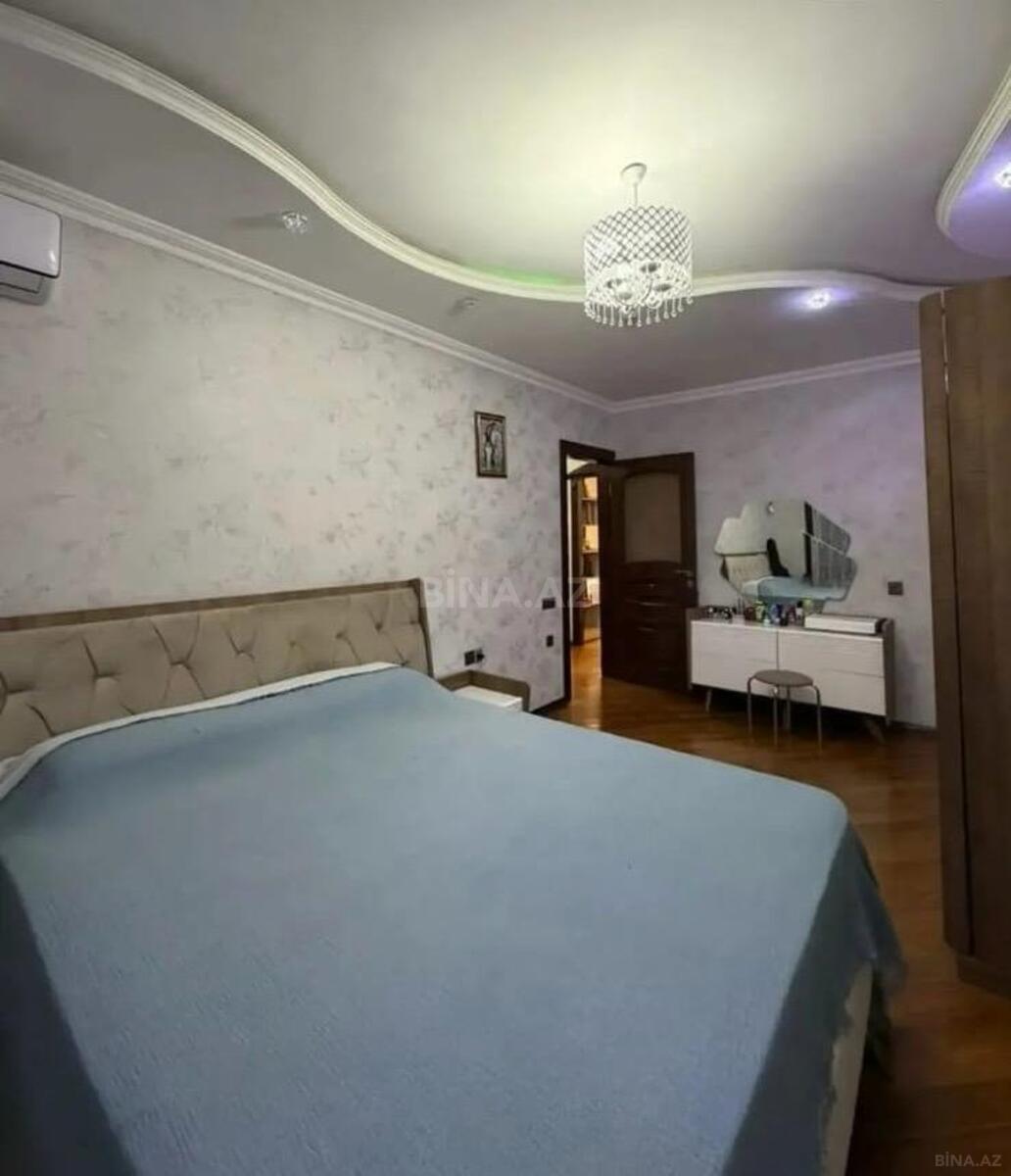 3 otaqlı Köhnə tikili, Xalqlar Dostluğu m., Bakı