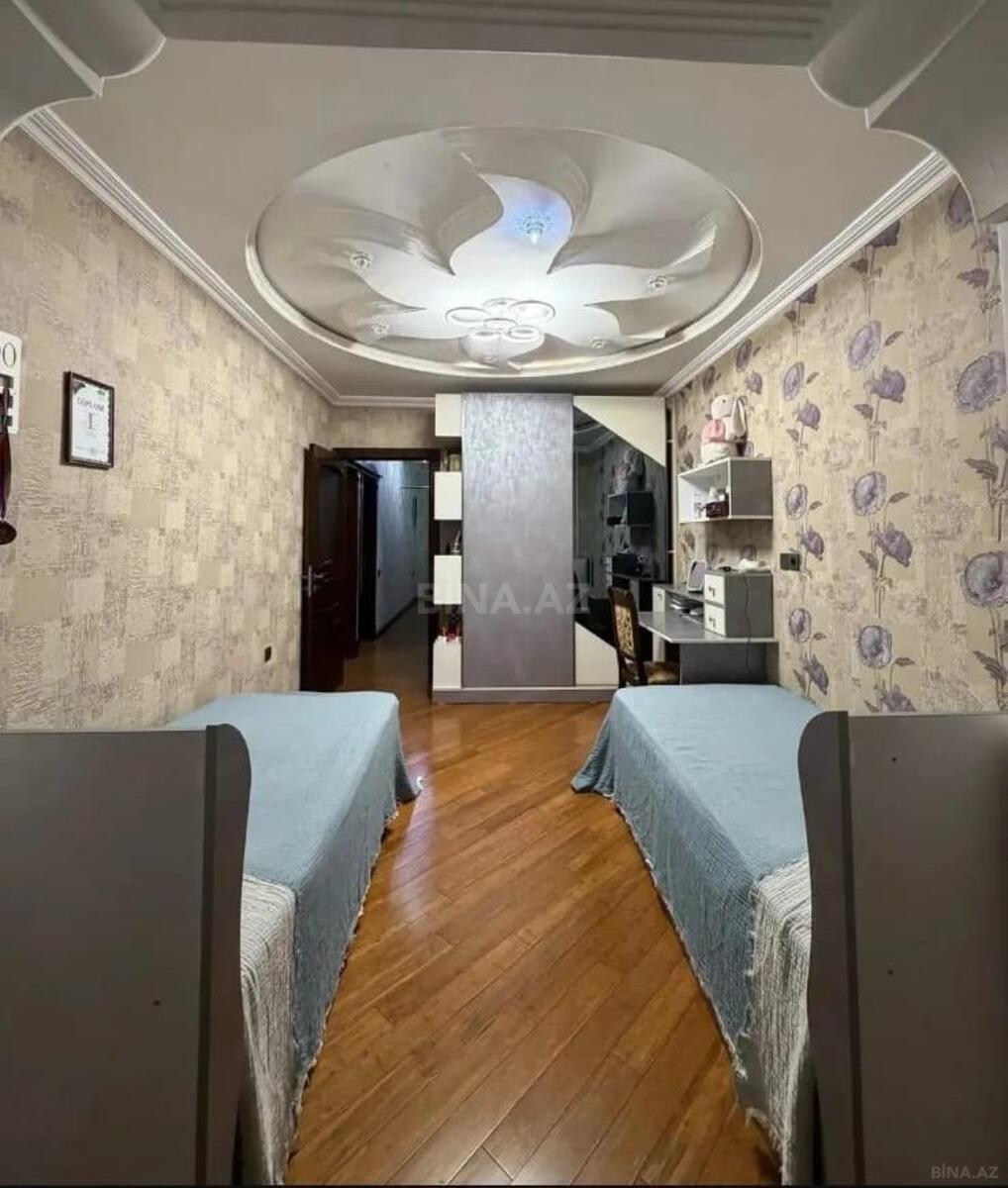 3 otaqlı Köhnə tikili, Xalqlar Dostluğu m., Bakı