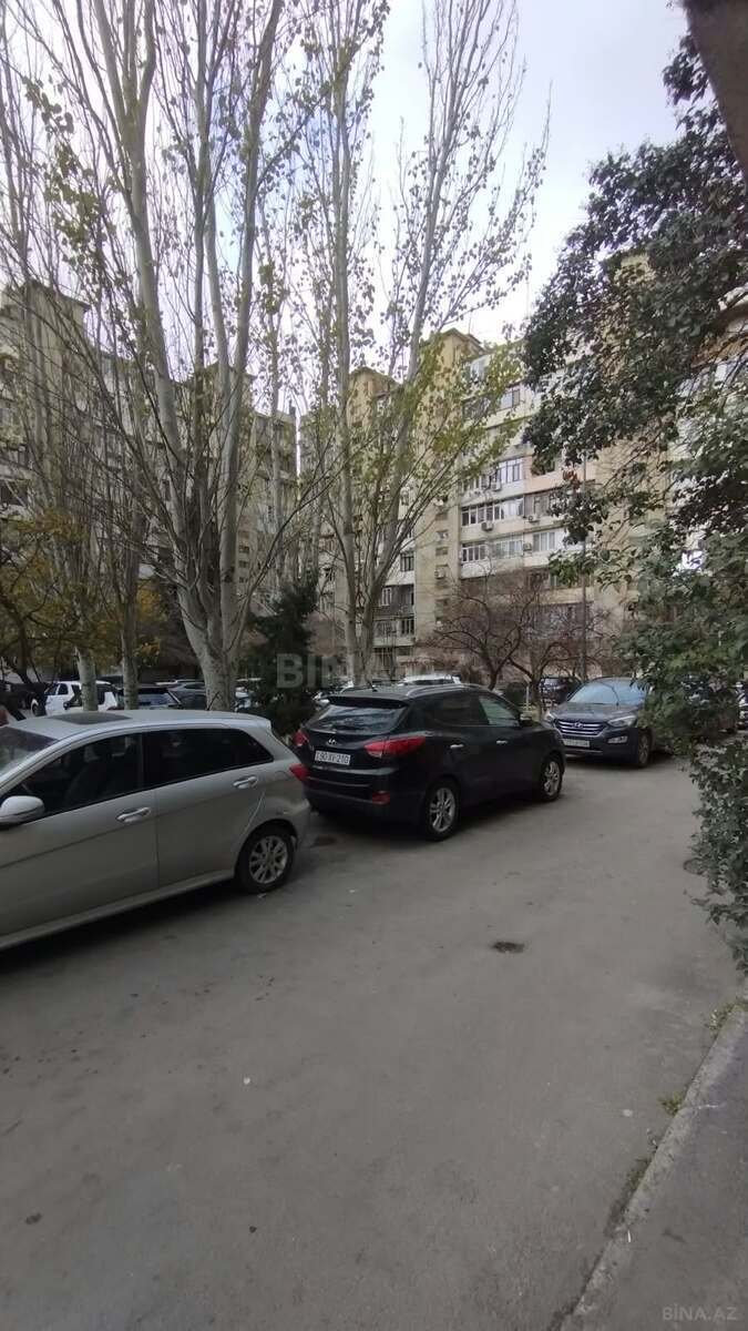 3 otaqlı Köhnə tikili, 8-ci mikrorayon q., Bakı