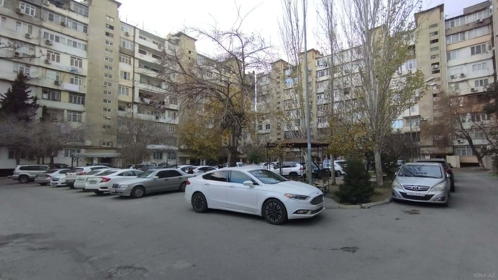 3 otaqlı Köhnə tikili, 8-ci mikrorayon q., Bakı