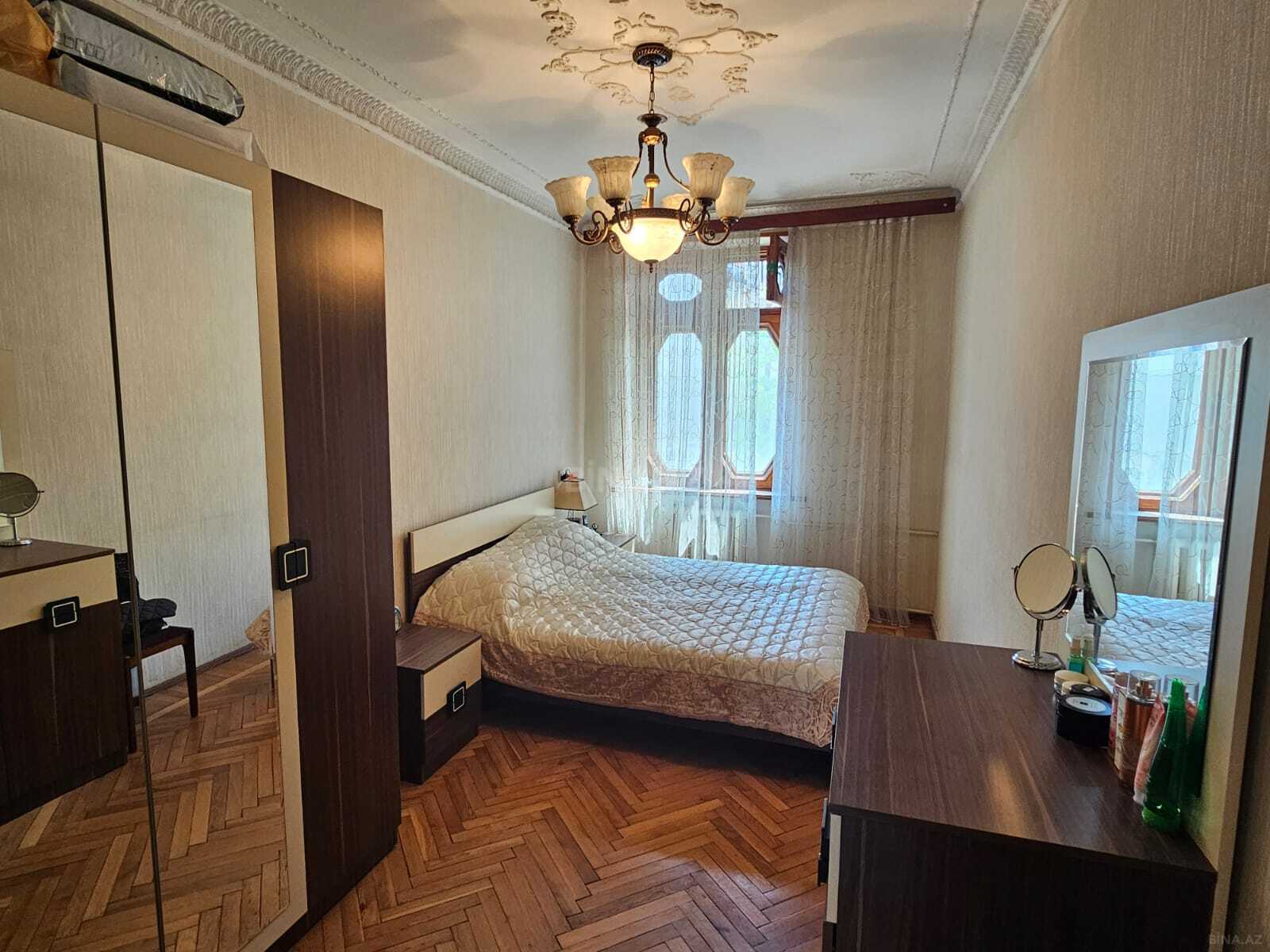 3 otaqlı Köhnə tikili, 28 May m., Bakı