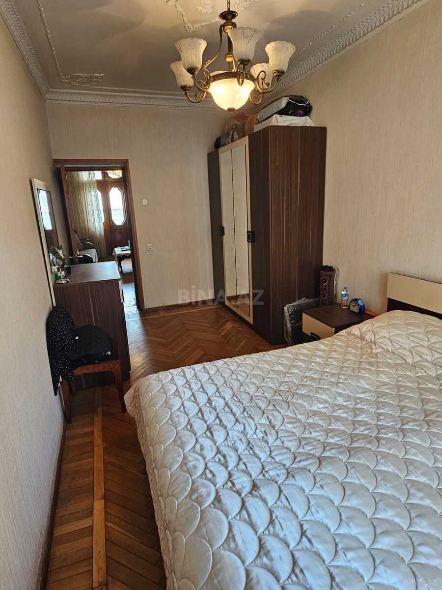 3 otaqlı Köhnə tikili, 28 May m., Bakı
