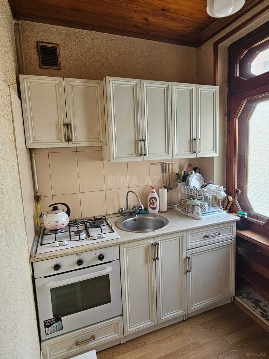 3 otaqlı Köhnə tikili, 28 May m., Bakı