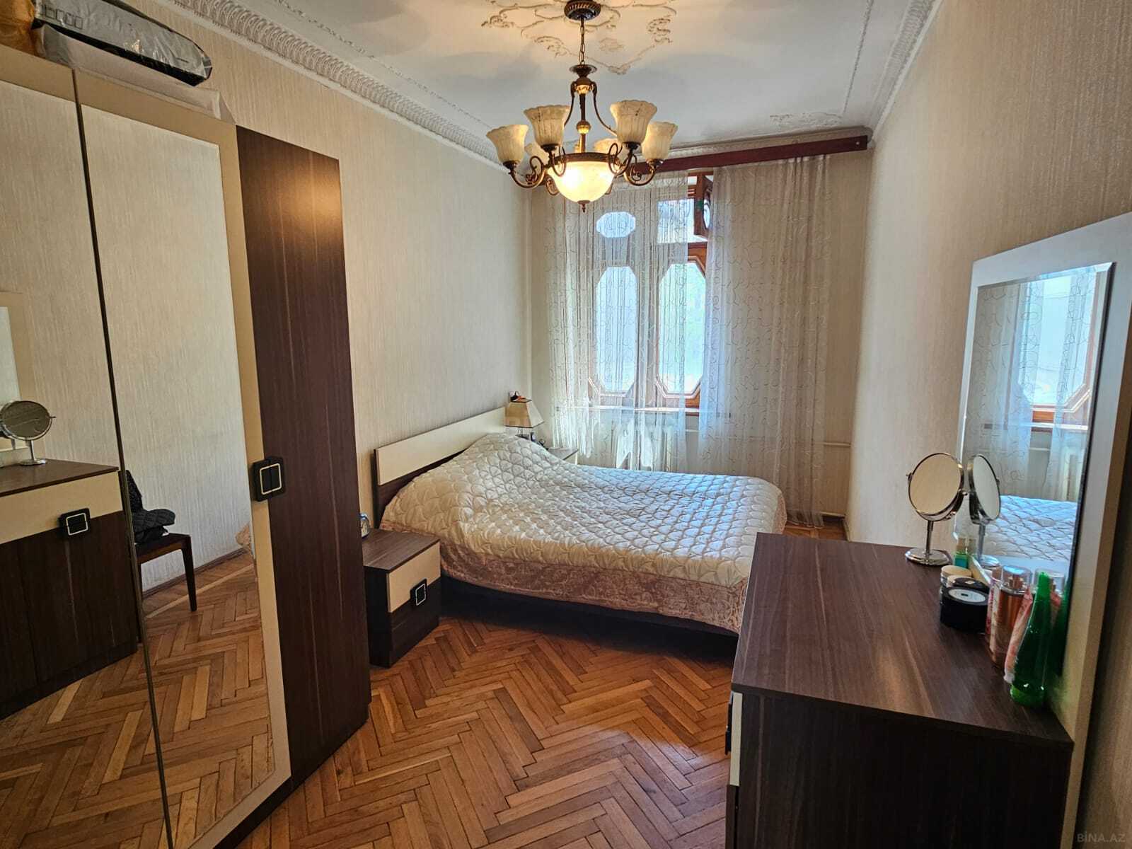 3 otaqlı Köhnə tikili, 28 May m., Bakı