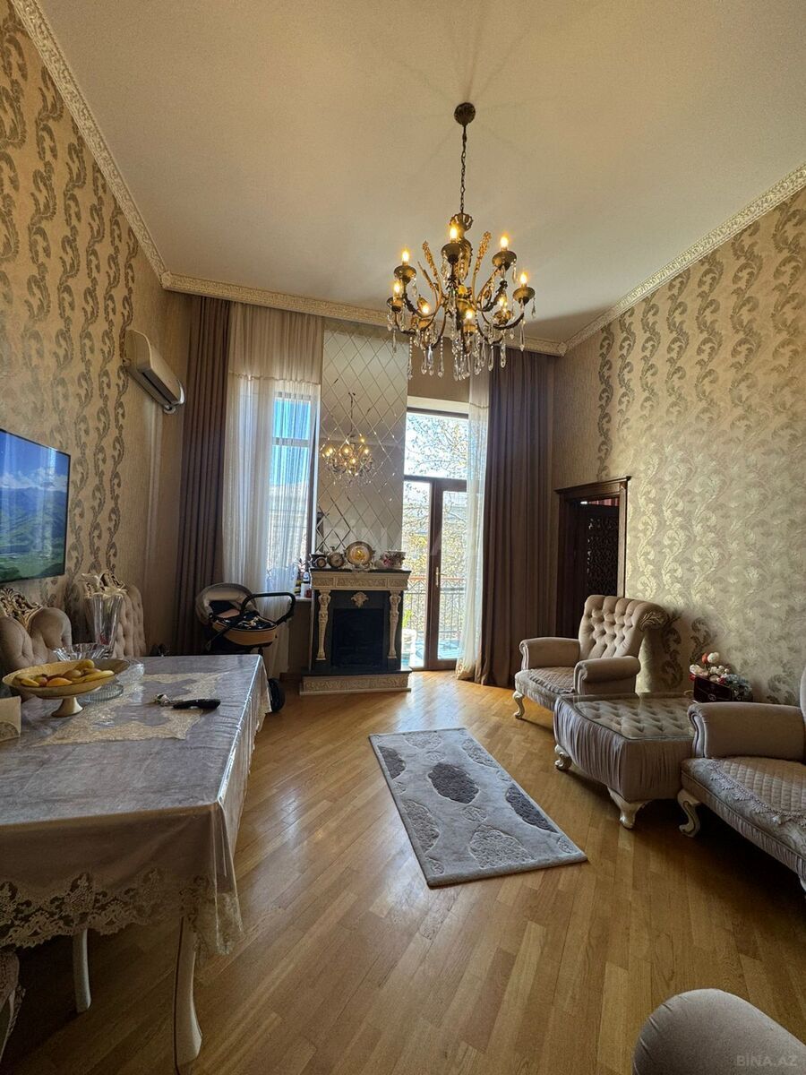 3 otaqlı Köhnə tikili, 28 May m., Bakı