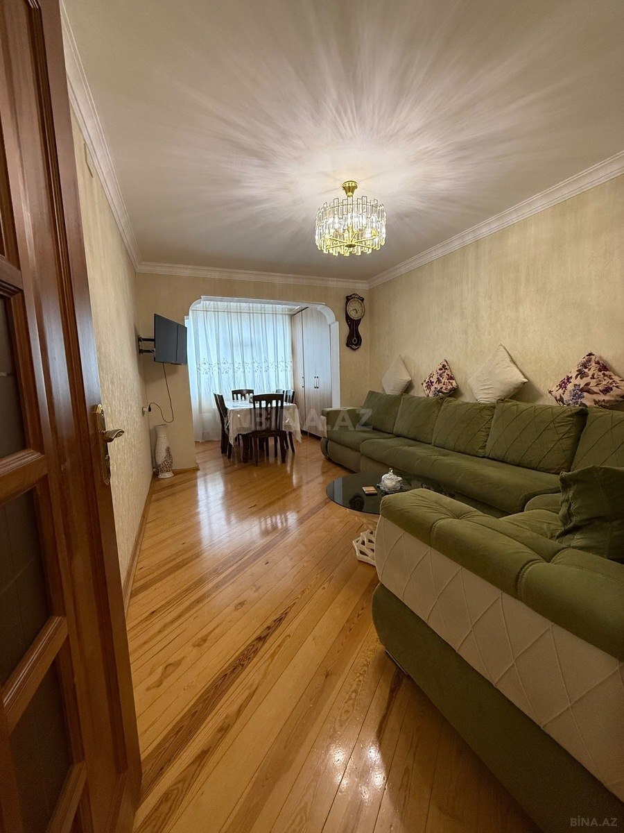 2 otaqlı Köhnə tikili, Neftçilər m., Bakı