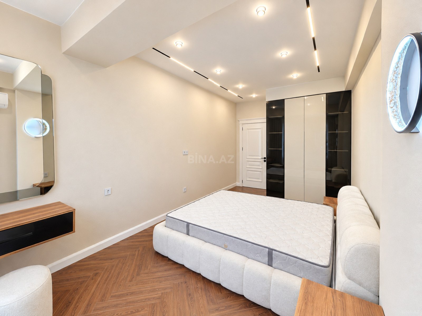 3 otaqlı Yeni tikili, Şah İsmayıl Xətai m., Bakı