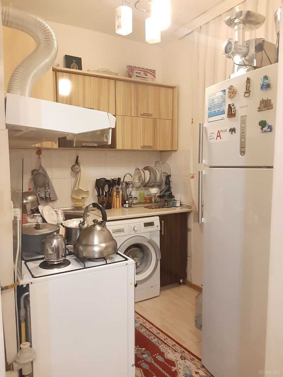 2 otaqlı Köhnə tikili, Memar Əcəmi m., Bakı
