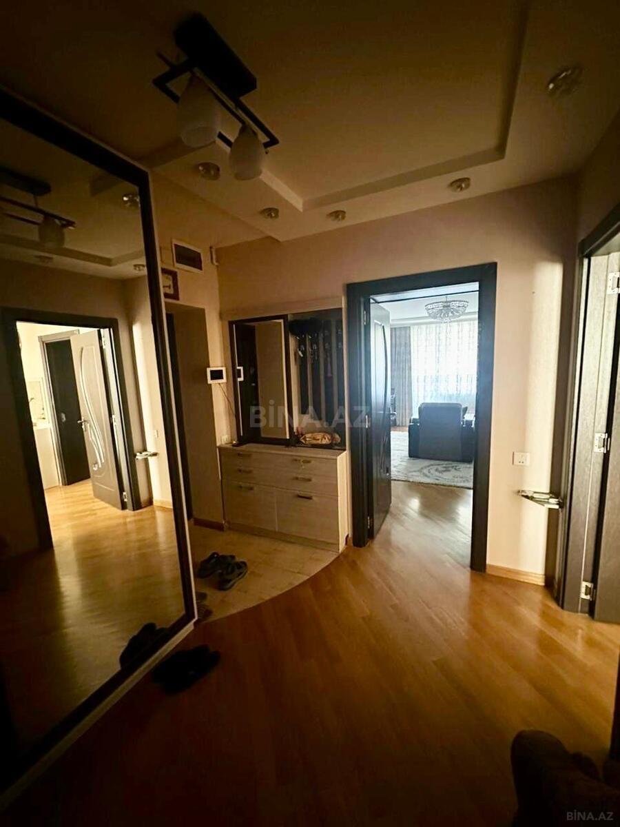 3 otaqlı Köhnə tikili, Elmlər Akademiyası m., Bakı