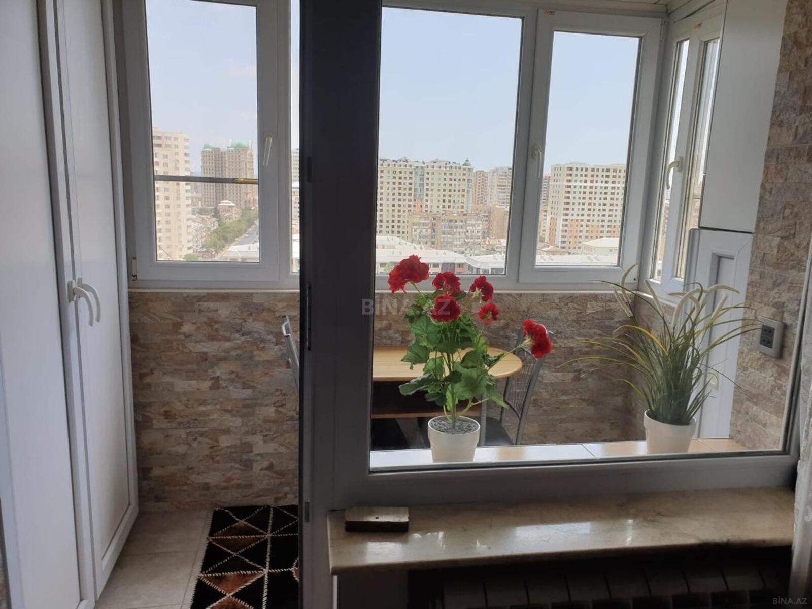 3 otaqlı Köhnə tikili, Elmlər Akademiyası m., Bakı