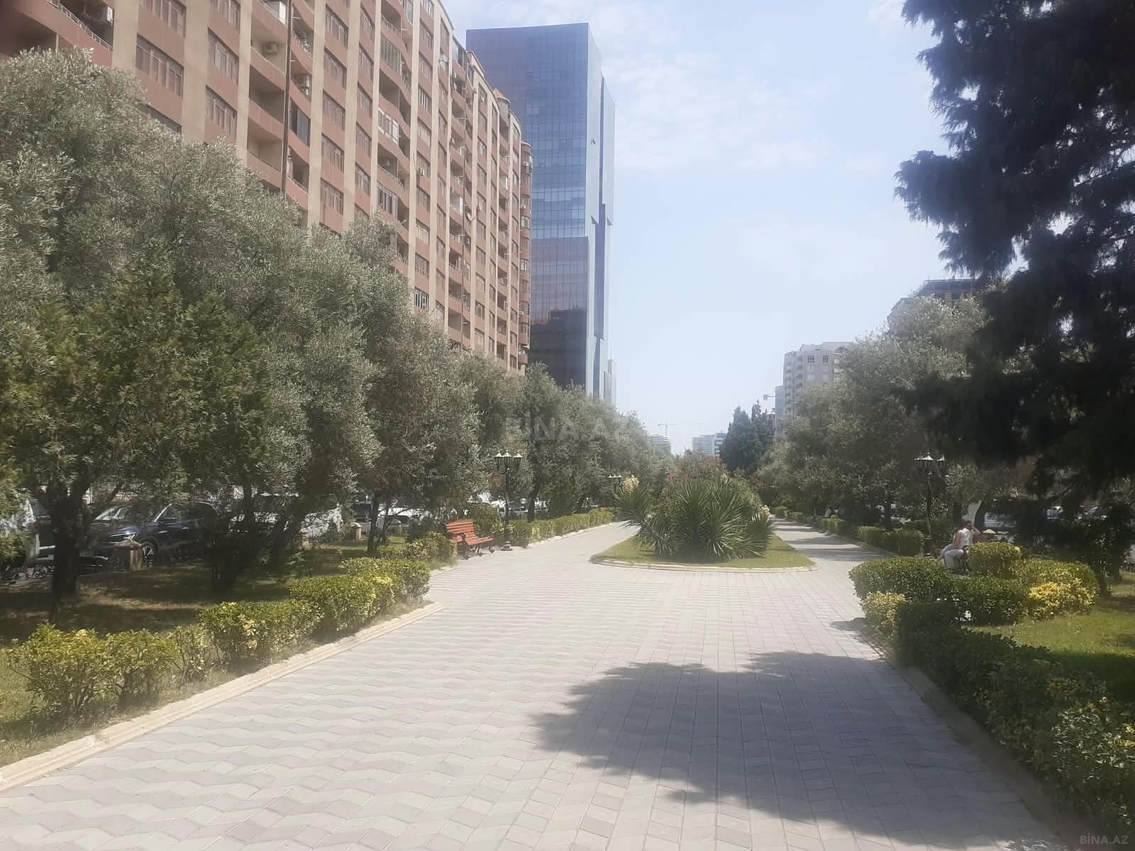 2 otaqlı Köhnə tikili, Şah İsmayıl Xətai m., Bakı