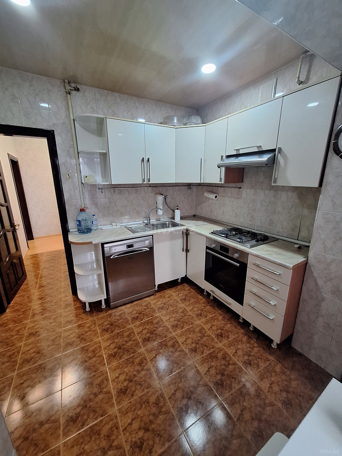1 otaqlı Köhnə tikili, 8-ci mikrorayon q., Bakı