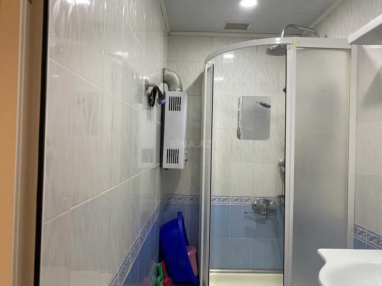 3 otaqlı Köhnə tikili, 8-ci mikrorayon q., Bakı