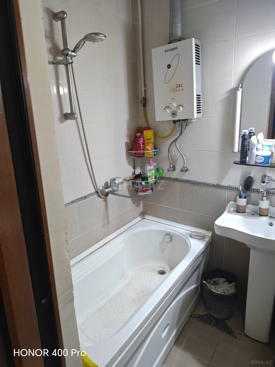 3 otaqlı Köhnə tikili, Neftçilər m., Bakı