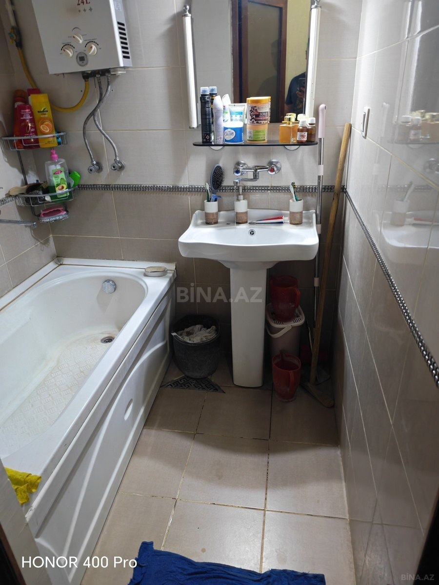 3 otaqlı Köhnə tikili, Neftçilər m., Bakı